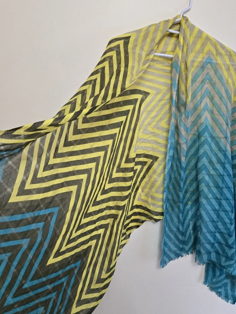 LOFT OVERSIZE LIGHTWEIGHT SCARF SHAWL WRAP MULTI-COLOR CHEVRON WOMEN OS CLASSIC